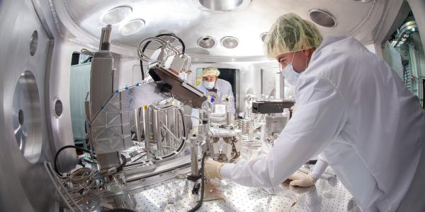 MEC hutch of SLAC's LCLS Far Experiment Hall